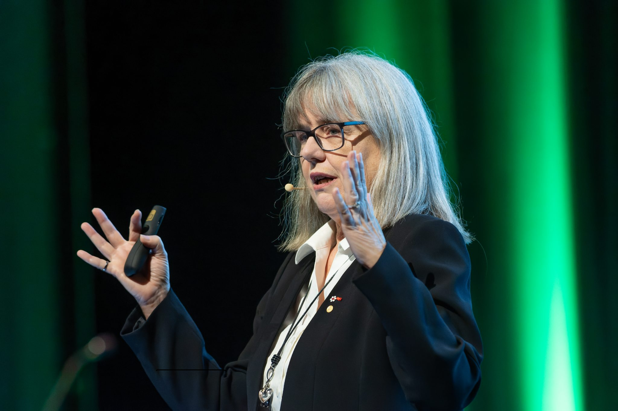 Photo de Donna Strickland en conférence